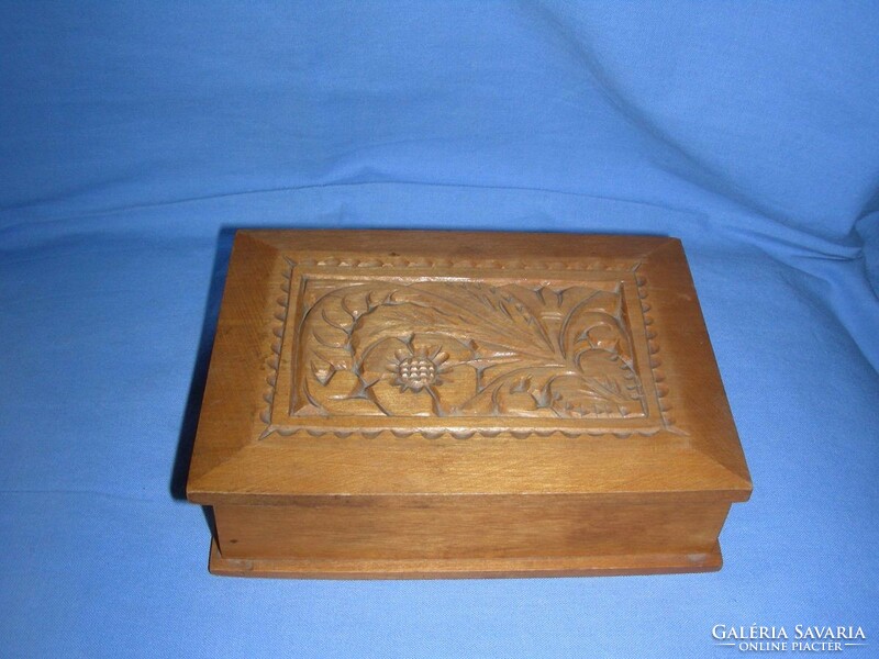 Oriental wooden cigar box