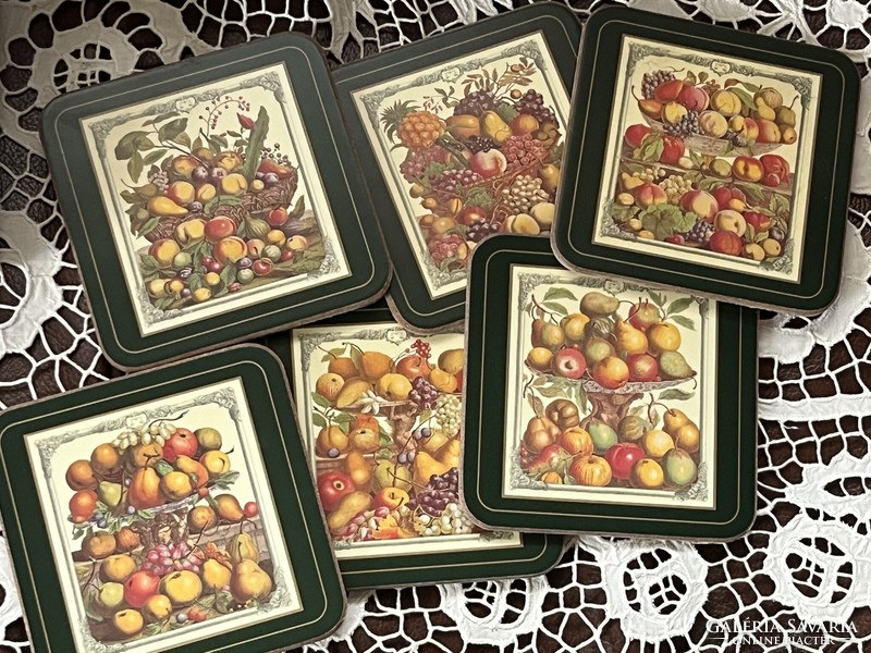 Coaster with pimpernel fruit pattern
