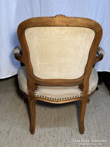 Lady's armchair with tapestries