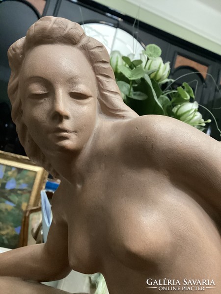 Statue of a female nude by Imre Kovács Turáni