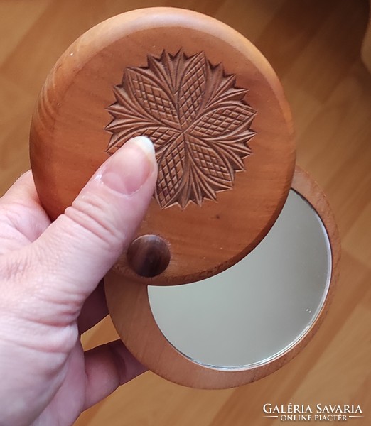 Elegant mini carved mirror