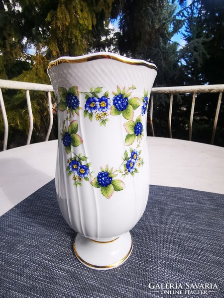 Blackberry pattern vase from Ravenclaw House, 22 cm