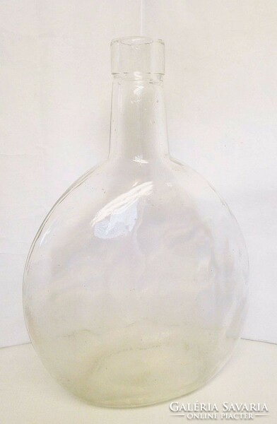 A wine jar cast in an antique shape, a finely crafted piece with flattened sides