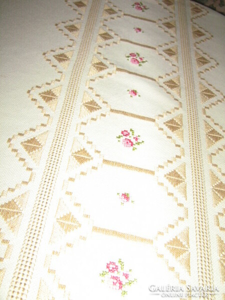 Elegant woven tablecloth with beautiful floral hand-embroidered azure crochet edge