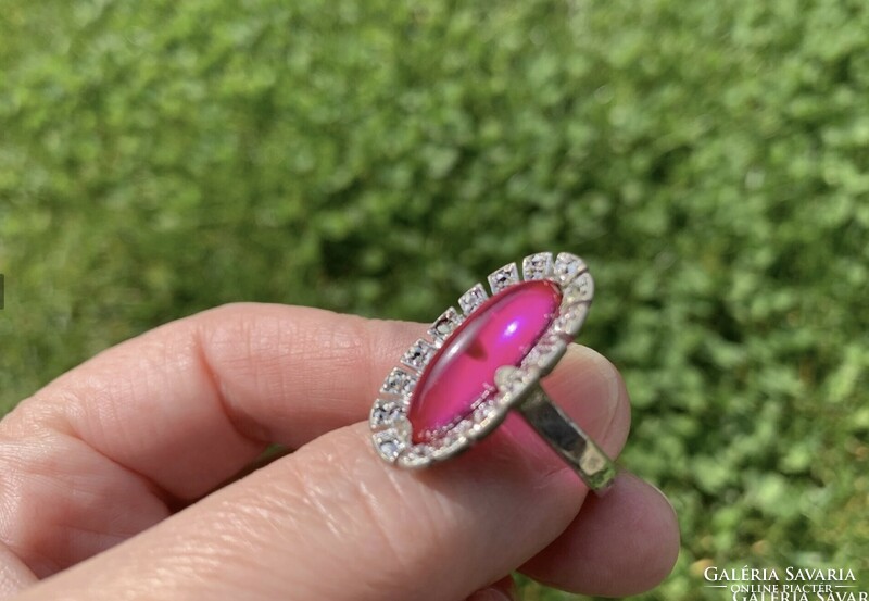 Magyar ezüst gyűrű markazitokkal és pink színű kővel