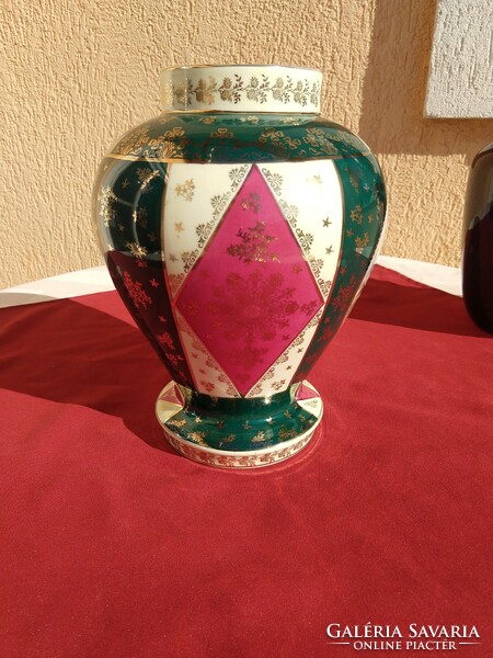 Large, antique, gold-brocade Altwien vase, 26 cm, flawless, now without minimum price,