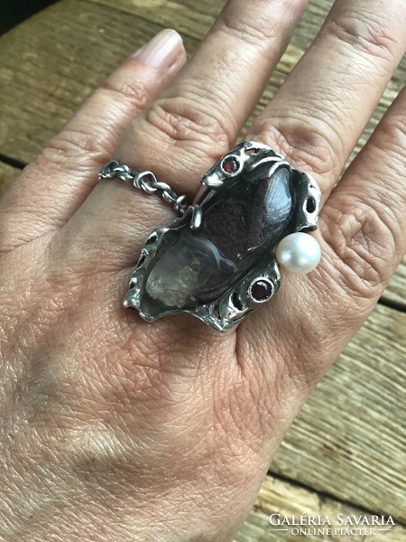 Special handmade ring with carved amethyst and garnet stone, real pearl