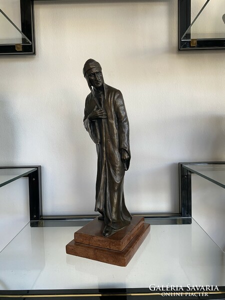 Dante Alighieri bronze statue