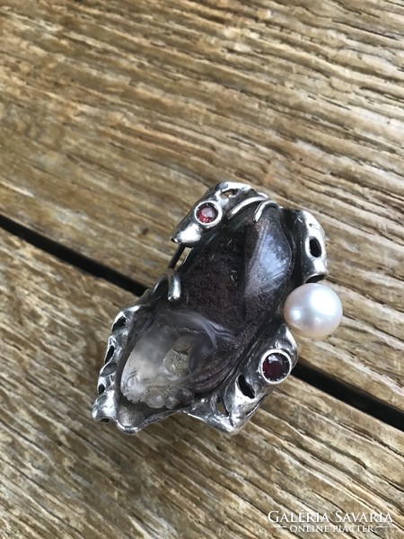 Special handmade ring with carved amethyst and garnet stone, real pearl