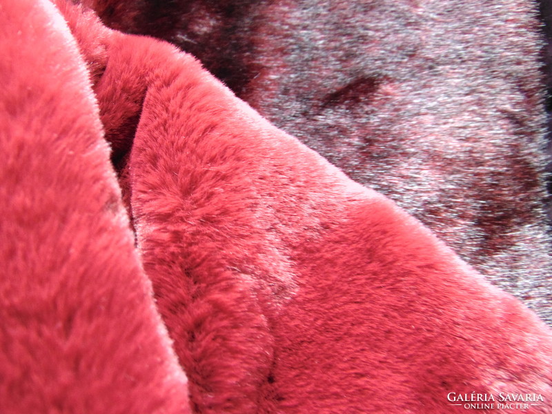 Burgundy red faux fur scarf