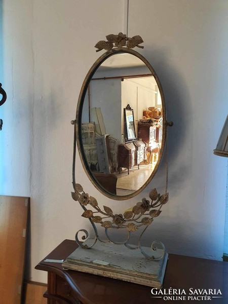 Beautiful tiltable mirror