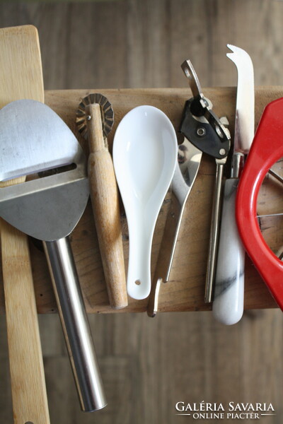 Kitchen tools, bamboo wooden spoons, can opener, apple slicer, etc. - in good condition