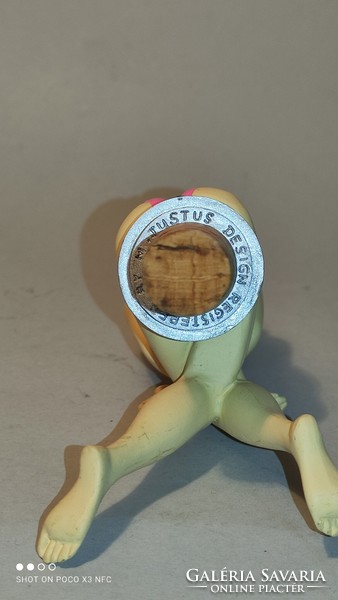 Marked design pin-up figure bottle stopper