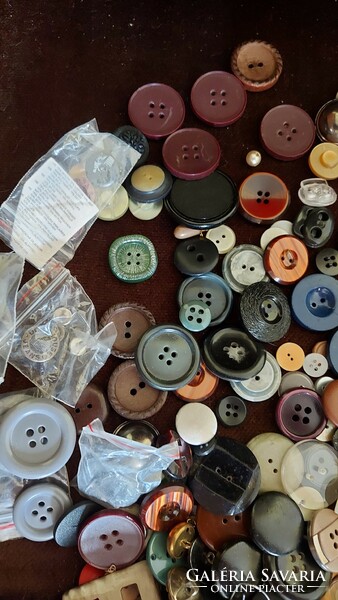 Many buttons mixed buttons 700dkg