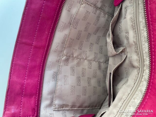 Beautiful fuchsia colored michael kors leather bag