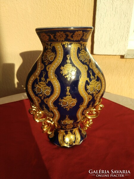 Aranybrokátos,kobalt kék színű,Alt wien jellegű nagy váza,,30 cm,,teljesen ép,,minimál ár nélkül
