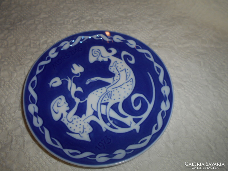 Royal Copenhagen porcelain wall plate 15 cm