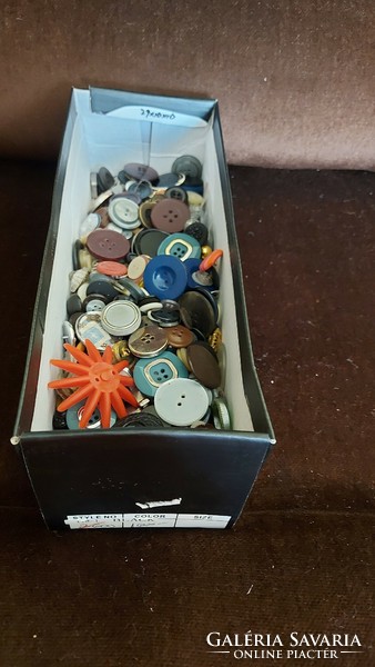 Many buttons mixed buttons 700dkg