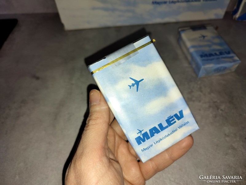 Bontatlan Malév cigi cigaretta dohány