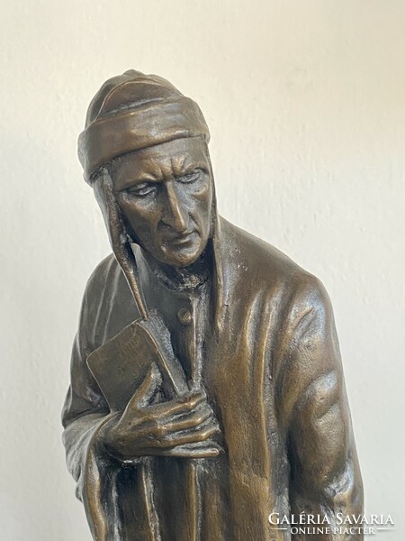 Dante Alighieri  Bronzszobor