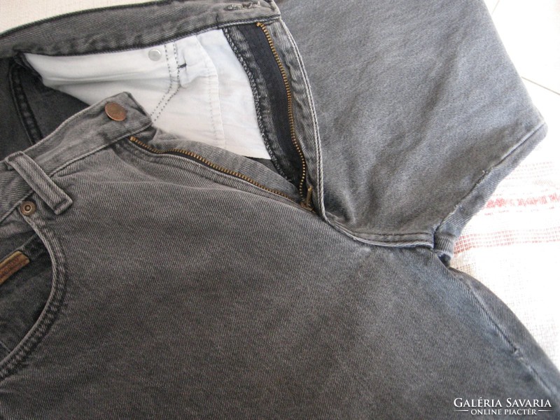 Classic original wrangler gray jeans 35-32 texas