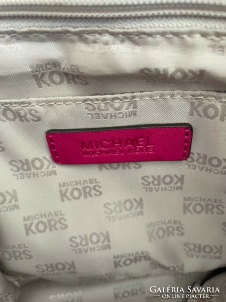 Beautiful fuchsia colored michael kors leather bag