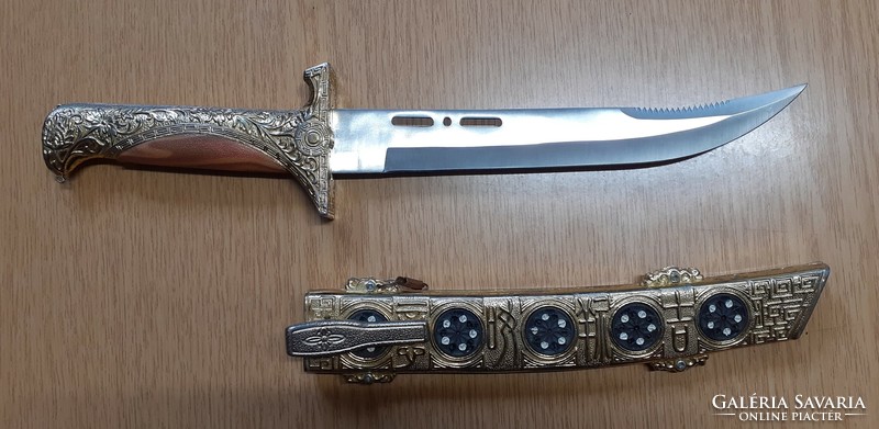 Crocodile decoration, survival knife, motif 