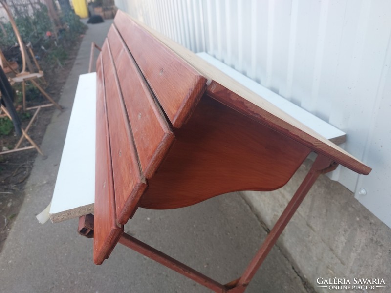 Coat rack with hat holder