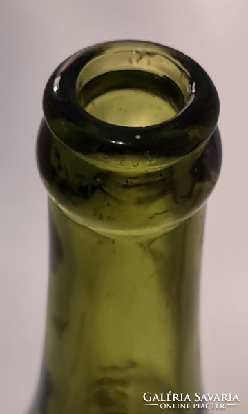 "Grünbaum Vilmos, K. K. Laczháza 0.38 l" zöld sörösüveg (2947)