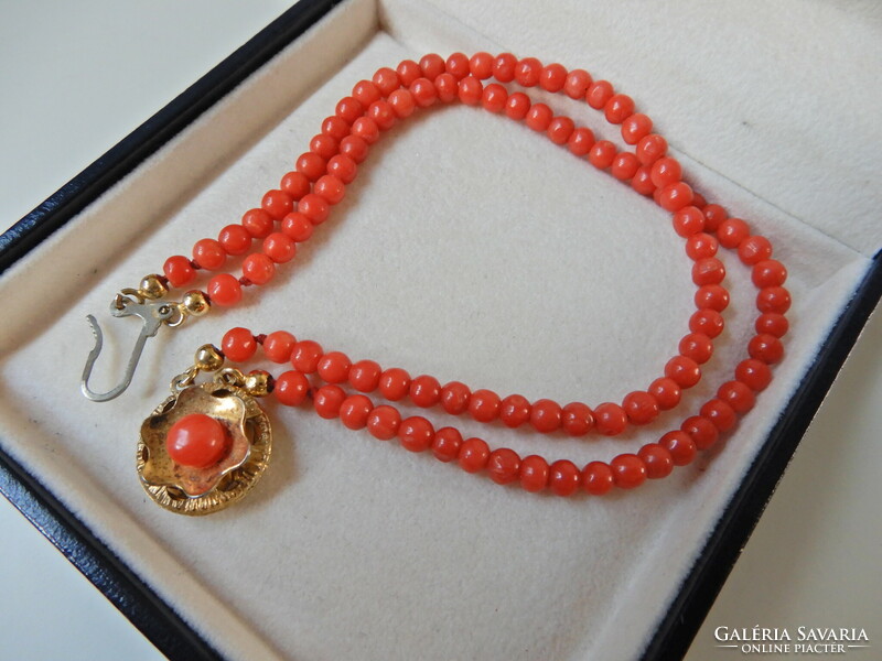 Antique two-row noble coral bracelet with gold-plated silver clasp