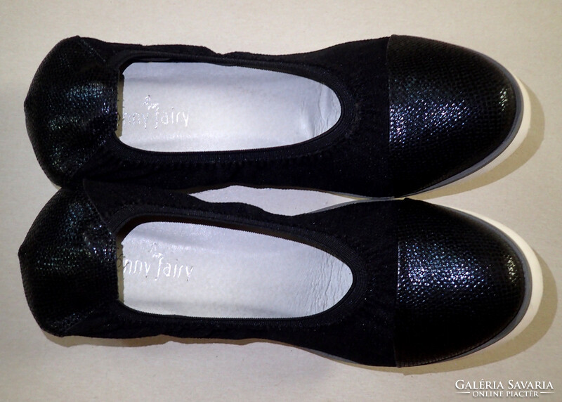 Jenny Fairy márkájú, 38-as méretű, fekete-fehér színű, enyhén csillogó, szép állapotú női utcai cipő