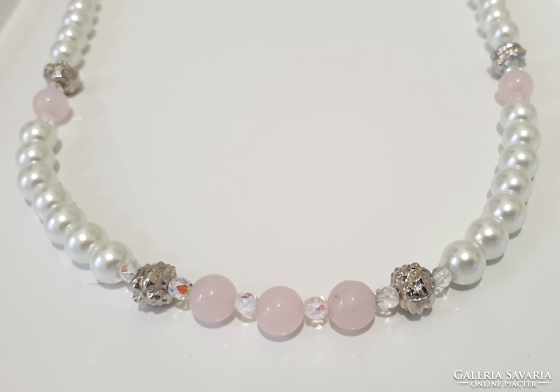 Tekla glass bead necklace with rose quartz
