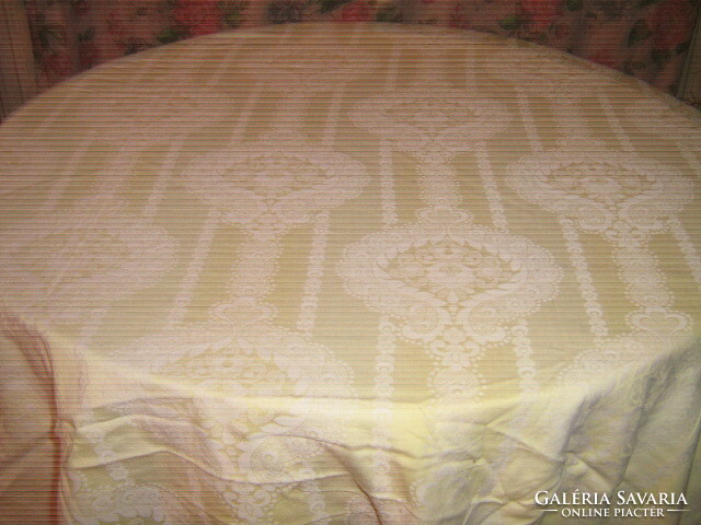 Wonderful lemon yellow baroque flower pattern damask tablecloth
