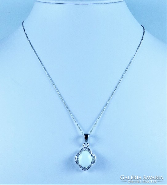 Wonderful 14k white gold necklace with opal and diamond gems!!!