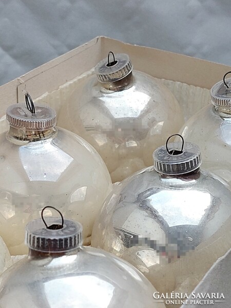 Régi üveg karácsonyfadísz selyemfényű gömb üvegdísz 6 db