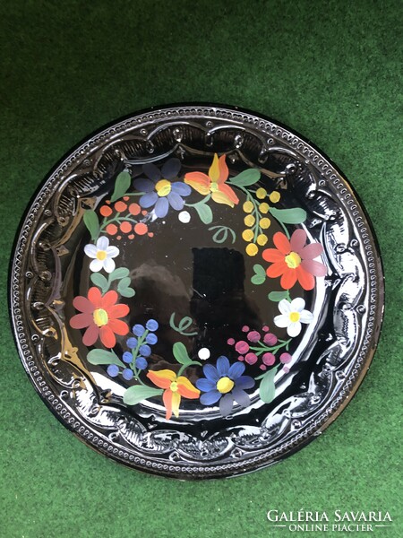 Granite, glazed ceramic wall plate decorated with black hand-painted flowers 24 cm