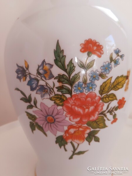 Large porcelain vase with Raven House flower pattern