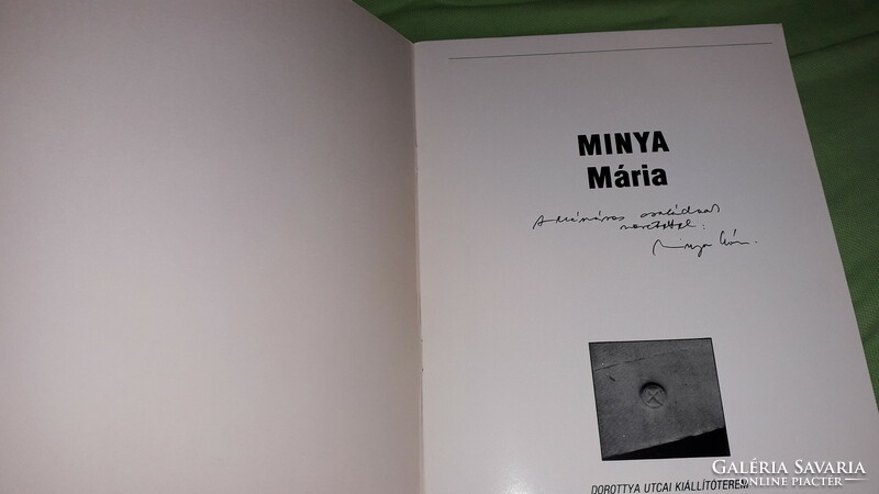 The exhibition catalog of ceramic artist Mária Minya is dedicated according to the pictures