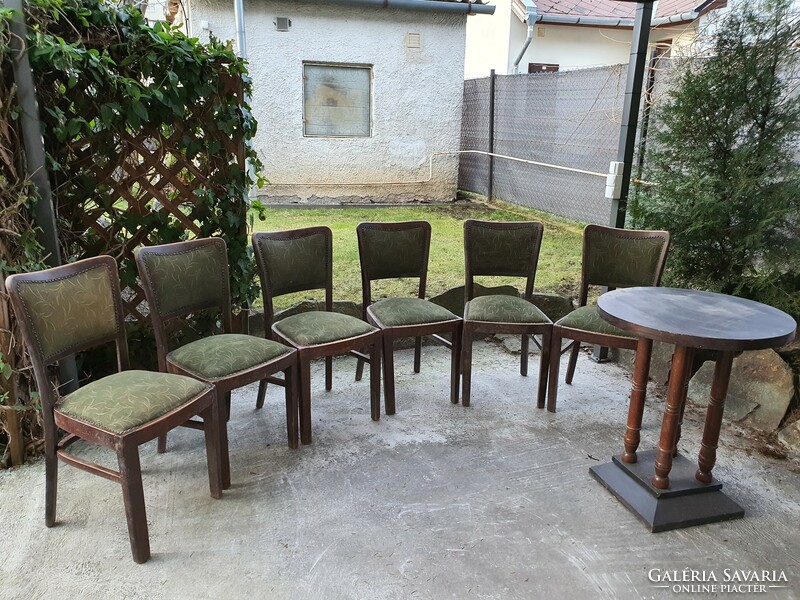 6 art deco riveted chairs, 1 art deco round table