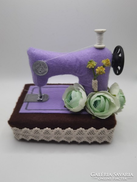 Sewing needle cushion souvenir - to order