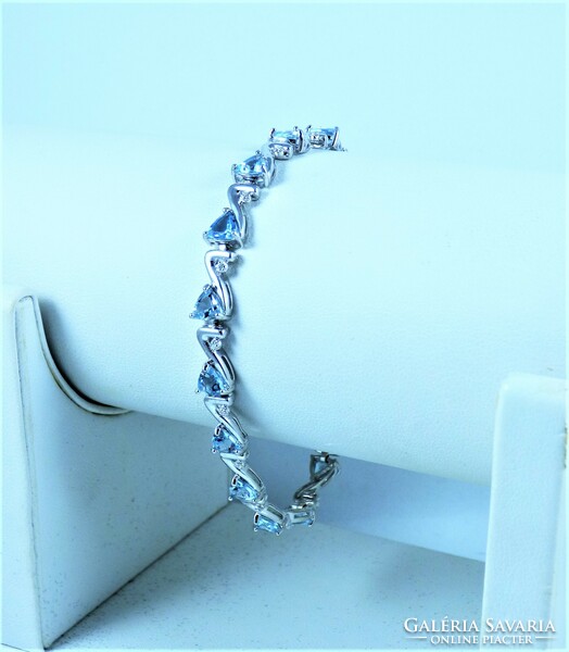 Dazzling 14k white gold bracelet with diamonds and aquamarine gems!!!