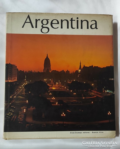 Argentina (Argentínáról szóló háromnyelvű könyv)
