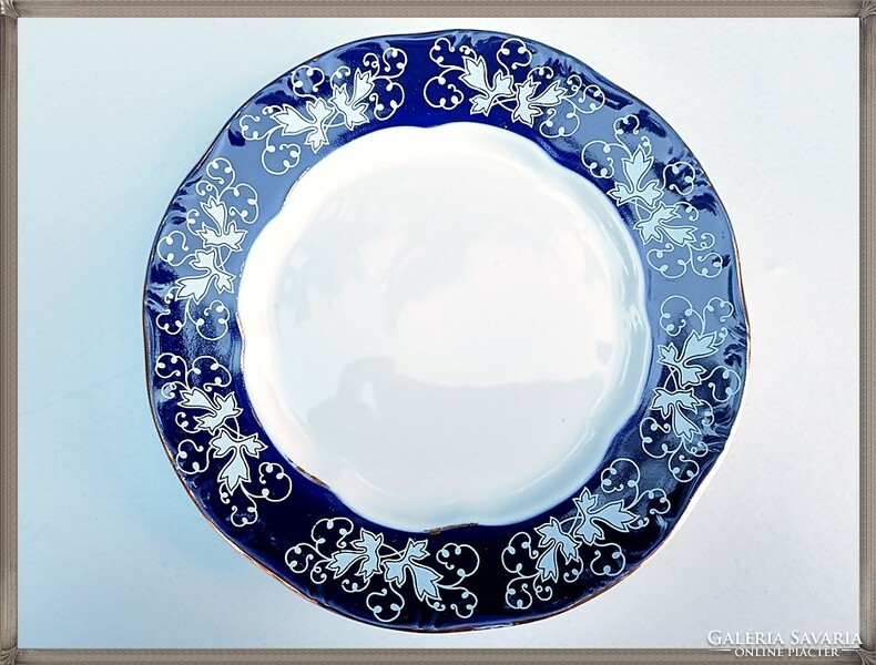 New condition, grade II Zsolnay porcelain pompadour cookie and sandwich plates