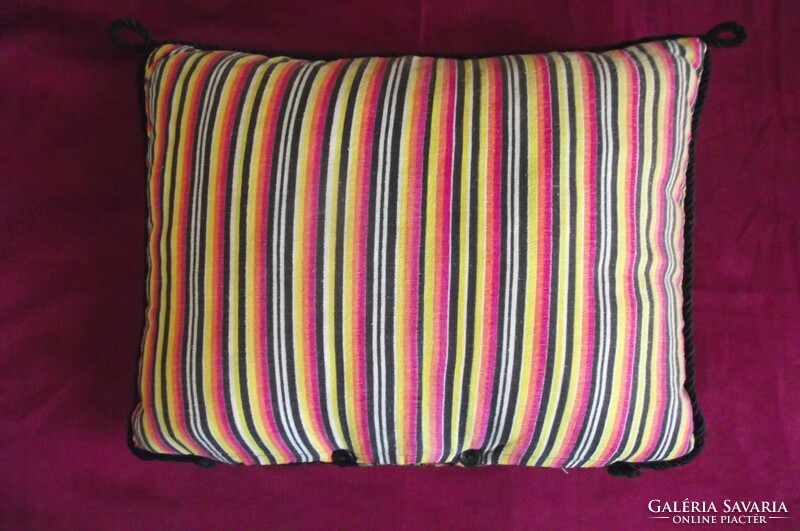 Original cushion with matyó embroidery.