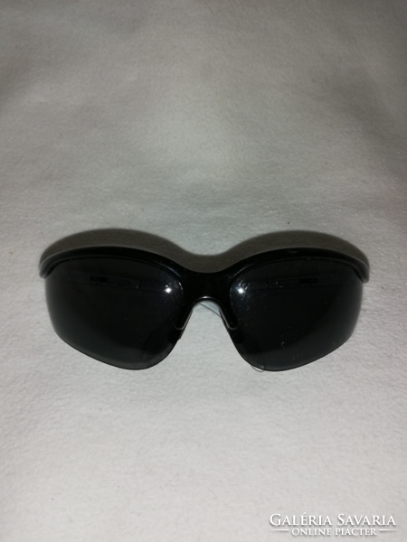 Crane sunglasses with adjustable stem length