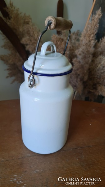 White enamel milk jug 1l