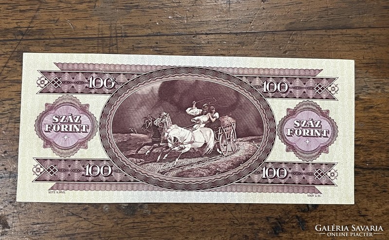 Unfolded old HUF 100 banknote 1975