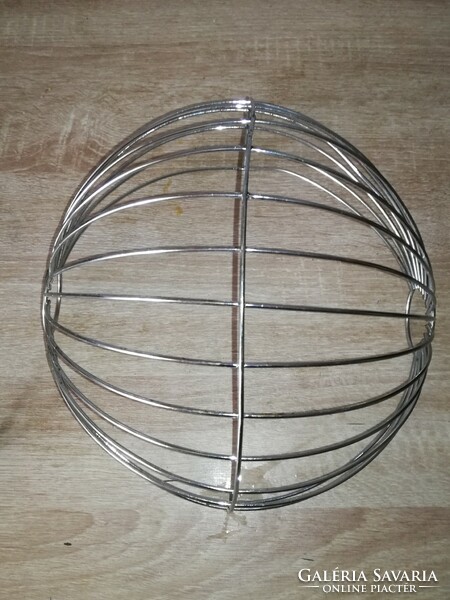 Geometric chrome fruit basket/fruit washer