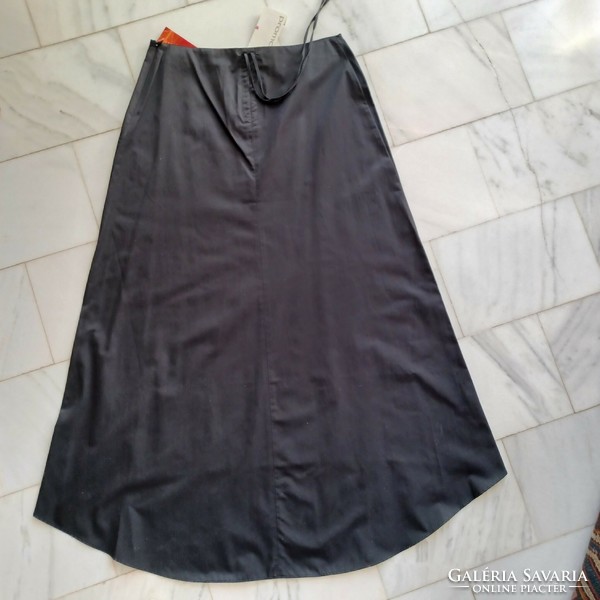 Sanzan silk skirt in anthracite color. New.
