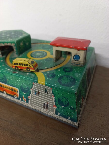 Lemezárugyári játék - retro autobuszállomás